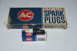 Vintage AC Delco Fire Ring Spark Plugs - Set