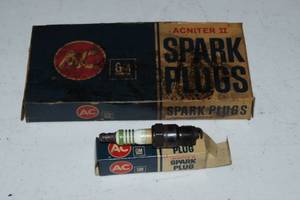 Vintage AC Delco Acniter II Spark Plugs - Set