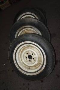 (4) 1957-59 Ford 14 Rims and Tires