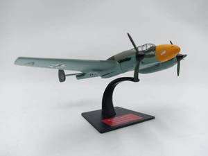 lot 16 image: Diecast & Plastic 172 Scale Messerschmitt Bf 110 E-1. Germany, World War II Combat Aircraft. In blister pack