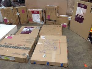Lot of mirrors and cabinets Customer Returns See Pictures