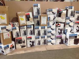Lot with assorted Everbuilt Pumps various models and conditions see pictures