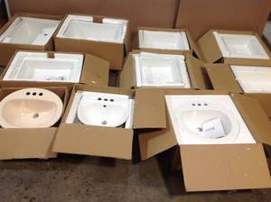 Lot of assorted Ceramic Sinks various models not used in good condition see pictures
