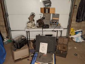 lot 118 image: Assortment of Vintage and Modern Film Equipment