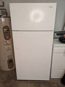 lot 7 image: Sears Top Freezer Refrigerator