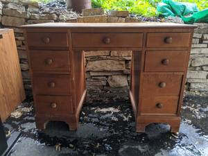 lot 112 image: Vintage Wooden 9-Drawer Office Desk