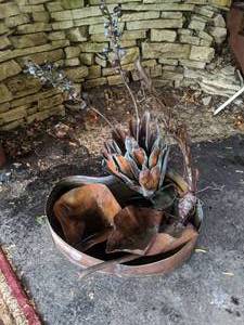 lot 113 image: Metal Decorative Fountain Pieces