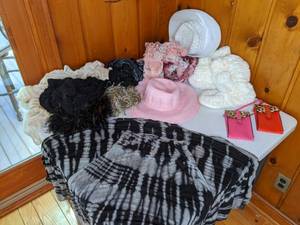 lot 49 image: Womens Accessories Tie Dyed Skirt, Purses, Scarves, Hats, Slippers