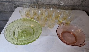 lot 156 image: Lot of Vintage Pastel Colored Glassware