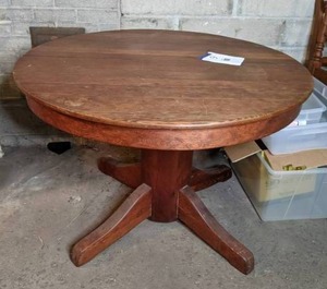 lot 9 image: Solid Wood Round Pedestal Table