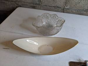 lot 169 image: Decorative Crystal Bowl and Ceramic Serving Dish