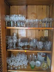 lot 12 image: Contents of Kitchen Cupboard Crystal and Glassware