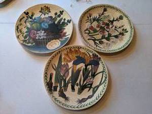 lot 17 image: (3) Floral Porcelain Plates with Stands