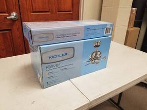 lot 362 image: Kichler Klever 52 Ceiling Fan Antique Pewter with 5 Matte WhiteWeathered White Woven Bamboo blades (new in box)