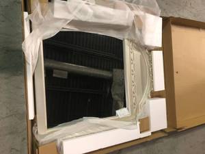 B750-36 Ashley Furniture Cassimore Mirror (good condition) (see all pictures)
