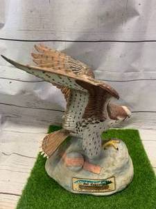 lot 13 image: Ski Country Limited Edition Prairie Falcon Decanter Empty