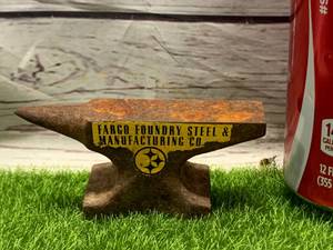 lot 20 image: Antique Fargo Foundry Steel Anvil (Salesman Sample)