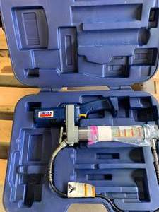 lot 46 image: Lincoln Model 1200 Power Luber Cordless Grease Gun Untested