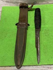 lot 63 image: Vintage USM8 Bayonet Knife & Sheath