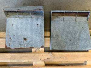 lot 68 image: Lot of 2 Pride Of The Farm Feeders