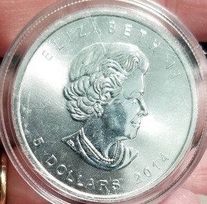 2014 CANADA $5 MAPLE LEAF 1 TROY OZ .9999 FINE SILVER IN AIRTITE