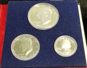 1976 BICENTENNIAL US MINT SILVER COIN SET (3 COINS)