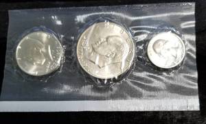 1976 BICENTENNIAL US MINT SILVER COIN SET (3 COINS)