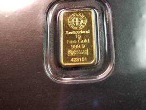1 GRAM .999 FINE GOLD BAR IN SEALED CARD