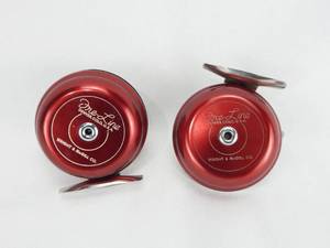 lot 21 image: Set of 2 Vintage 1961 Wright and McGill Company Fre-Line Spinning Wheel Model 10BC Reels