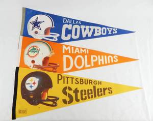 lot 58 image: Set of 3 Vintage NFL Team Pennants