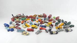 lot 90 image: Large Lot of Vintage 1950s and 1960s Matchbox Lesney, TootsieToys and Other Assorted Die Cast Vehicles