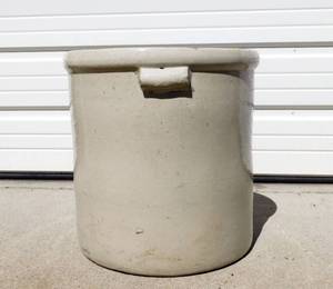 lot 96 image: Antique Red Wing Pottery Number 10 Crock