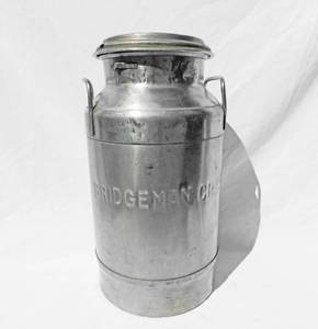 lot 99 image: Vintage Bridgeman Crys 20 Quart Stainless Steel Milk Can