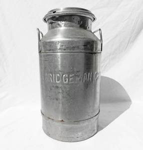 lot 100 image: Vintage Bridgeman Crys 20 Quart Stainless Steel Milk Can