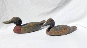 lot 101 image: Set of 2 Vintage Wood Duck Decoys