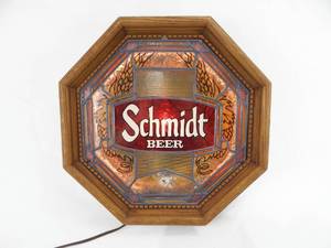 lot 49 image: Vintage 1978 Schmidt Beer Lighted Sign