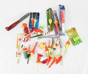 lot 131 image: Lot of New and Vintage Fishing Bobbers and Tools