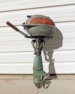 lot 6 image: Vintage 1949 Johnson Sea Horse 5 HP Motor