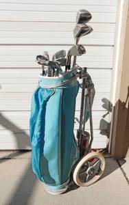lot 63 image: Vintage Northwestern Judy Rankin Womens Golf Club Set With Bag and Pull Cart
