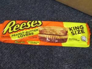 12 King Size Reeses Peanut Butter L...