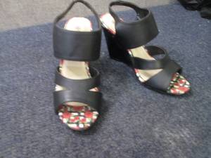 Avon Pop of Roses Cushioned Ladies ...