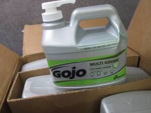 6- 64 oz Pump Bottles MultiGreen Go...