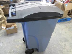 Large Rubbermaid Brute Trash Bin...