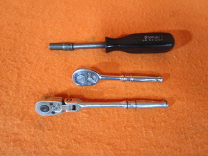 lot 36 image: Snap-On 14 Ratchets & Driver