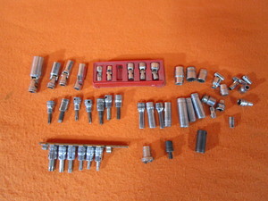 lot 37 image: Snap-On Misc. Sockets