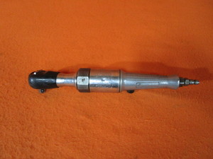 lot 42 image: Snap-On 38 Air Ratchet