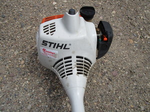 lot 98 image: Stihl & Craftsman Trimmers