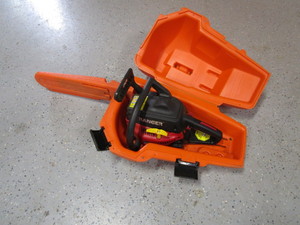 lot 99 image: 16 Chainsaw