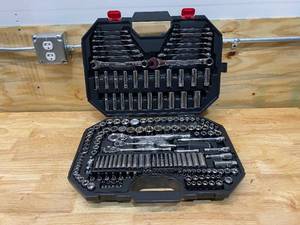 lot 105 image: HUSKY Mechanics Tool Set (194-Piece)