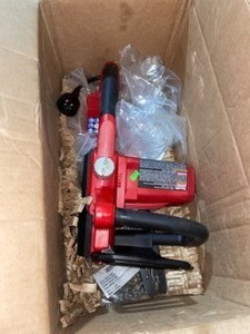 lot 3 image: HOMELITE RECONDITIONED 14 IN. 9 AMP ELECTRIC CHAINSAW. SEE PICTURES